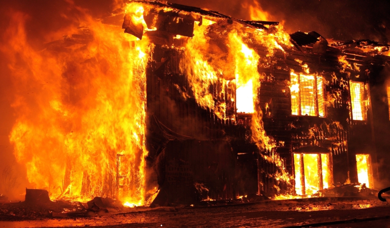 Beyoğlu Yanıyor,  Birçok İtfaiye Yolda