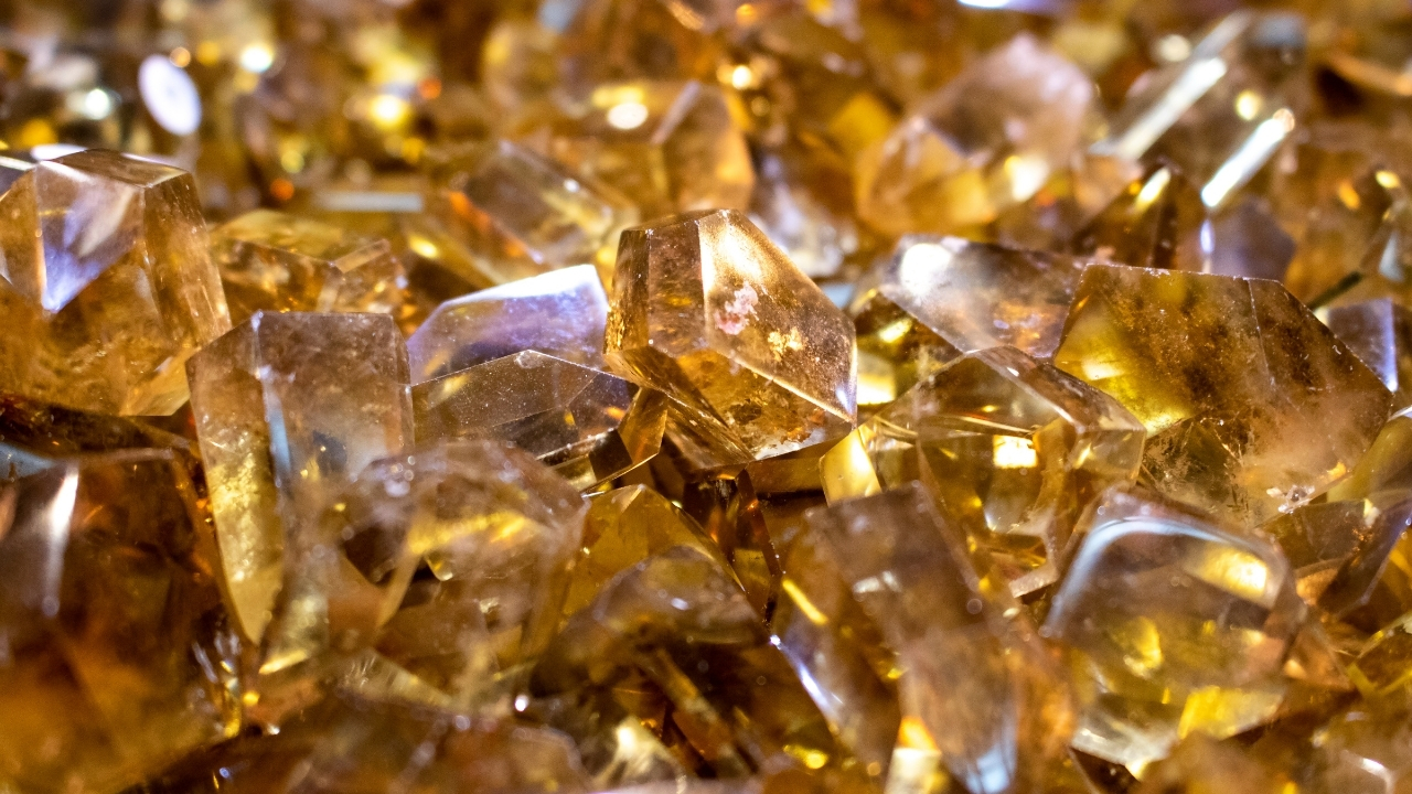 Tarlasında 150 Ton Altın Buldu Fakat 1 Gramını Bile Kullanamayacak